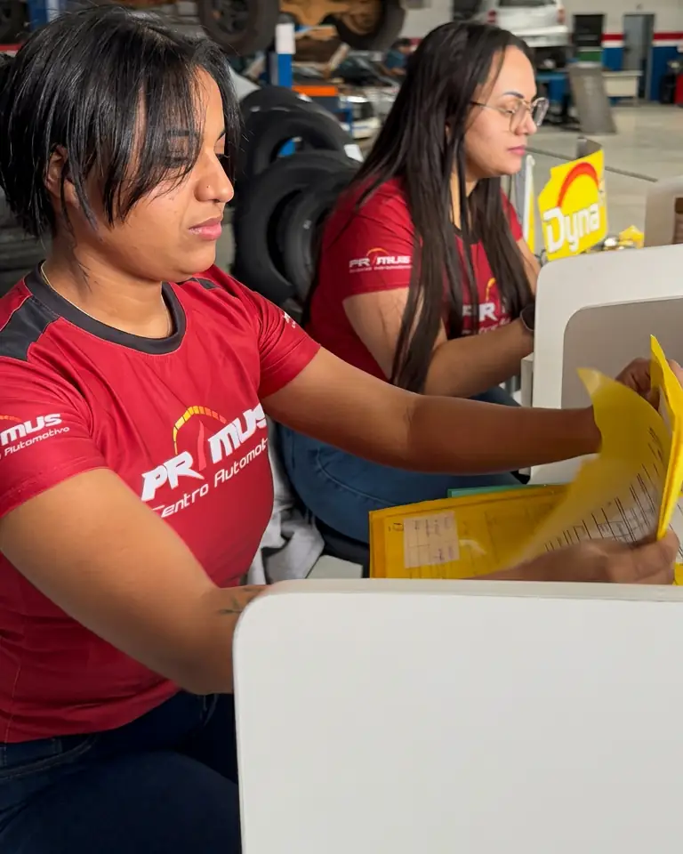 Equipe de atendimento da Mecânica Primus